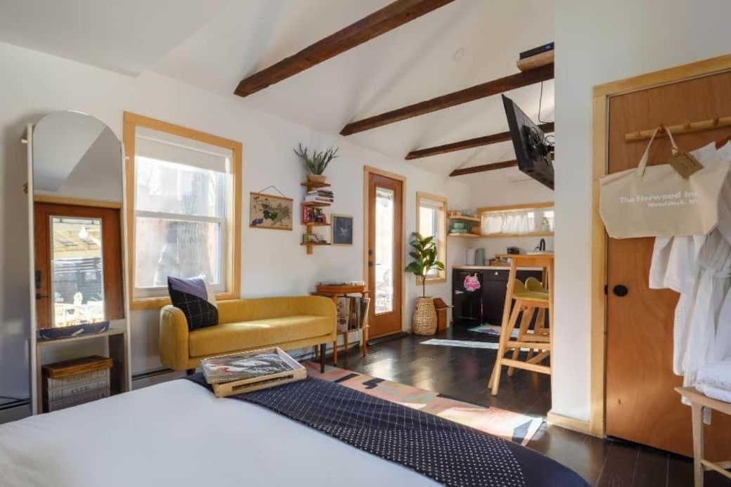 The Herwood Inn Вудсток Экстерьер фото