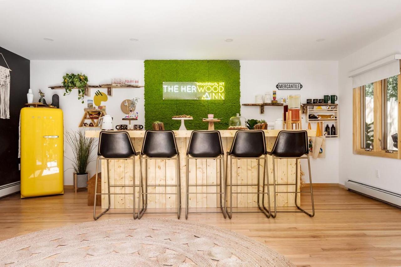 The Herwood Inn Вудсток Экстерьер фото